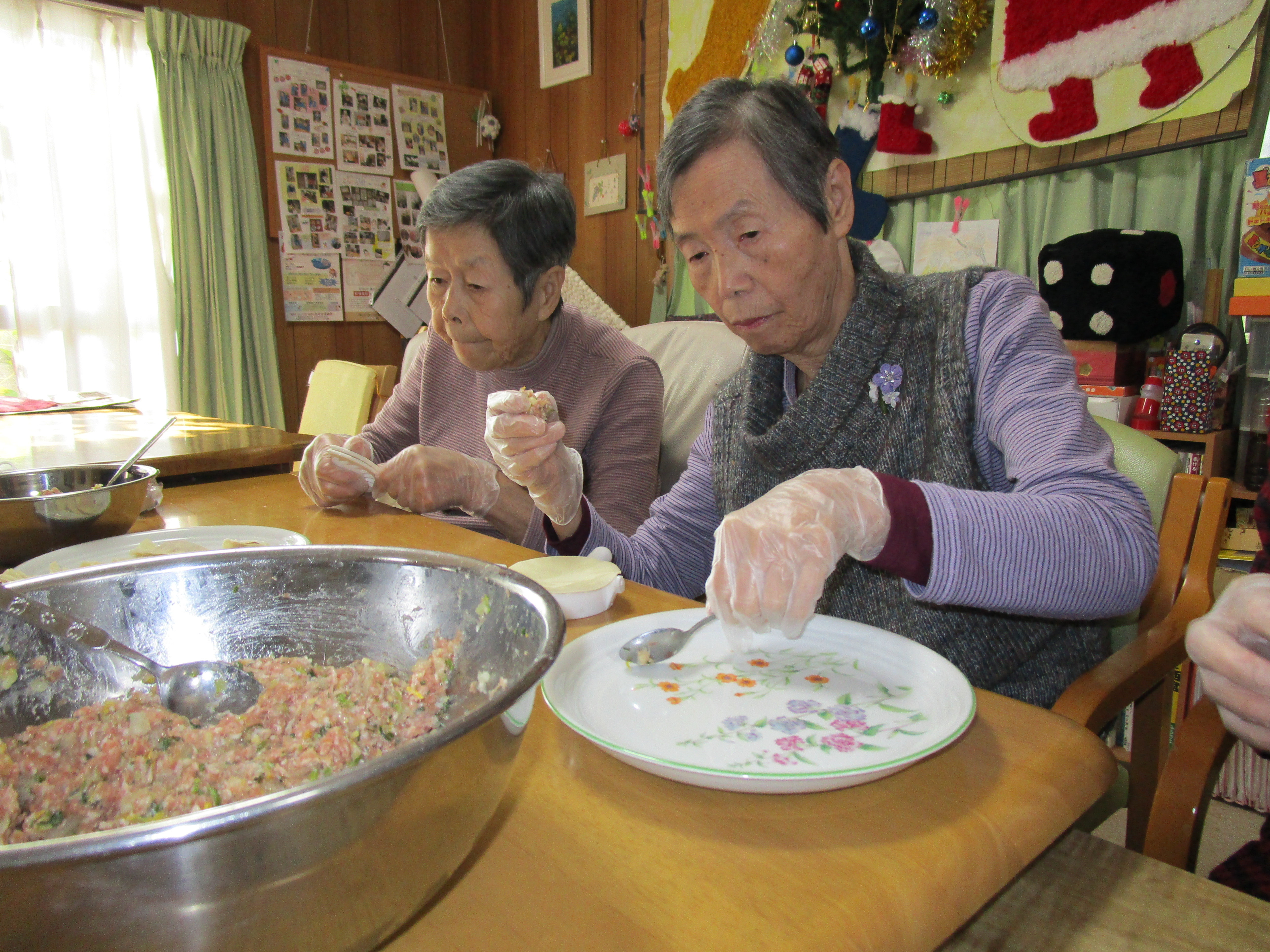 兵庫県西宮市柳本町のデイサービスこんぺい灯。個性を尊重し、ご利用者が自身でやりたいことや好きなことを楽しみながら行える地域密着型通所介護施設(小規模デイサービス)です。求人募集も行っています。