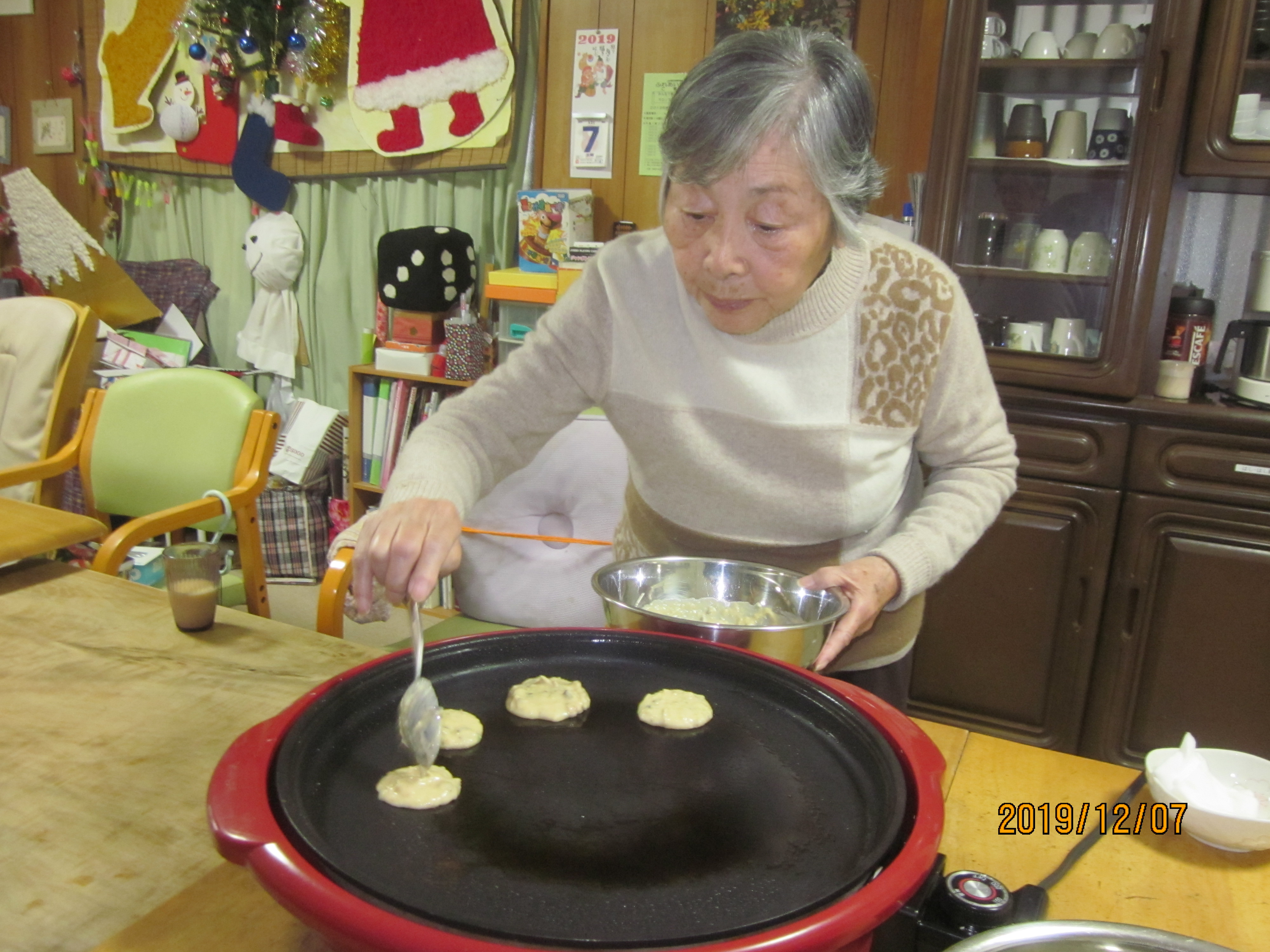 兵庫県西宮市柳本町のデイサービスこんぺい灯。個性を尊重し、ご利用者が自身でやりたいことや好きなことを楽しみながら行える地域密着型通所介護施設(小規模デイサービス)です。求人募集も行っています。