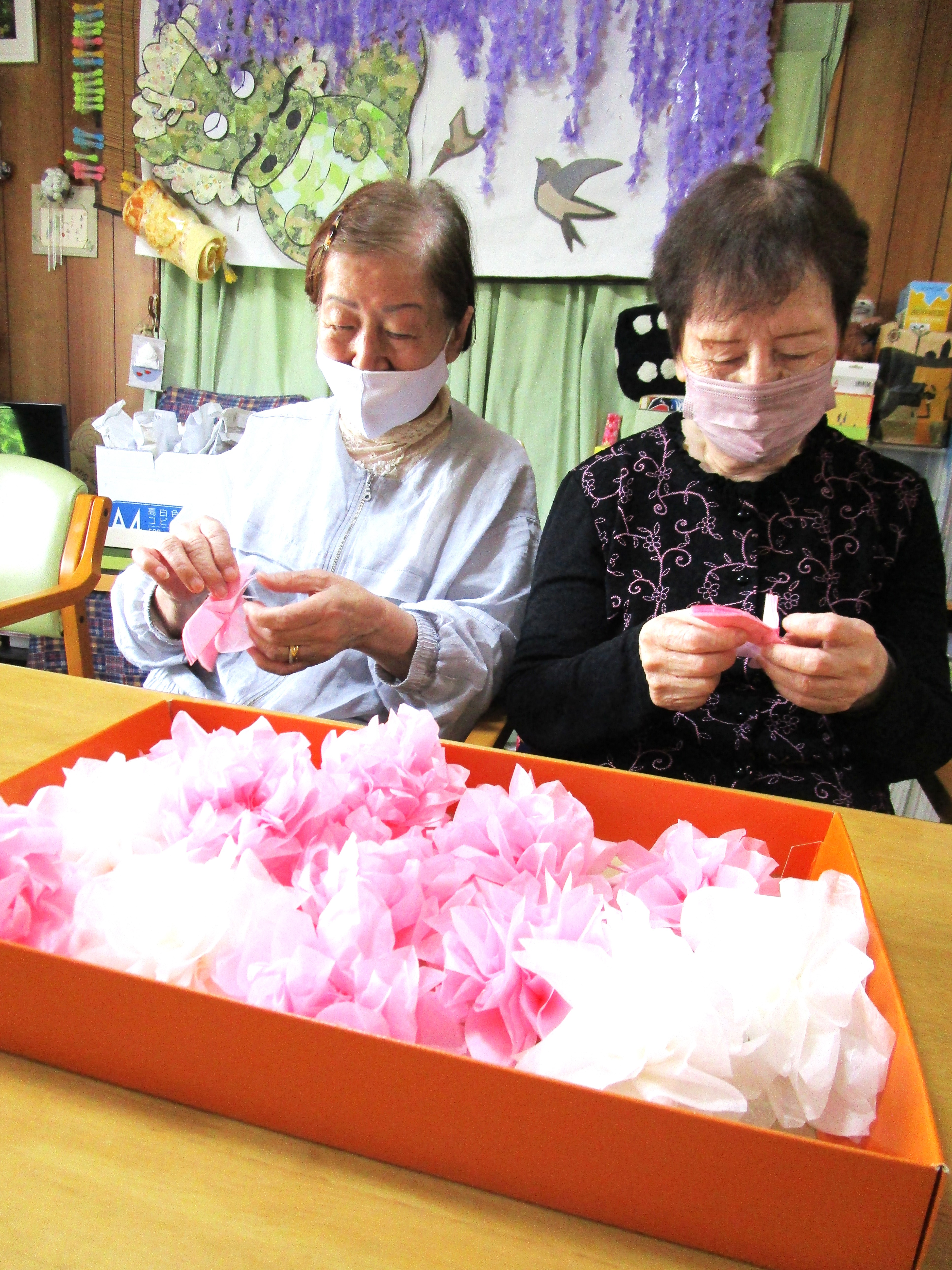 兵庫県西宮市柳本町のデイサービスこんぺい灯。個性を尊重し、ご利用者が自身でやりたいことや好きなことを楽しみながら行える地域密着型通所介護施設（小規模デイサービス）です。求人募集も行っています。