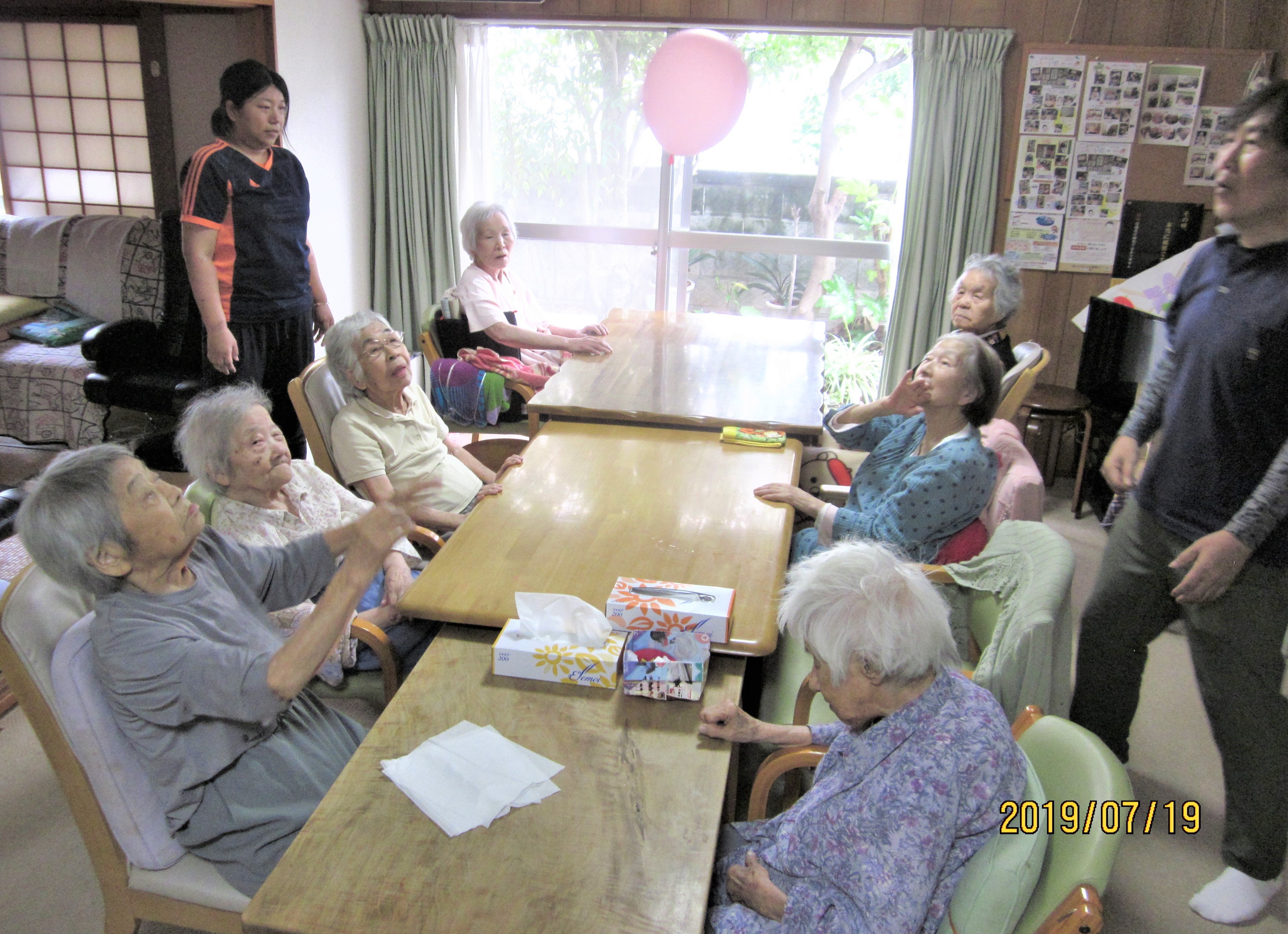 兵庫県西宮市柳本町のデイサービスこんぺい灯。個性を尊重し、ご利用者が自身でやりたいことや好きなことを楽しみながら行える地域密着型通所介護施設(小規模デイサービス)です。求人募集も行っています。